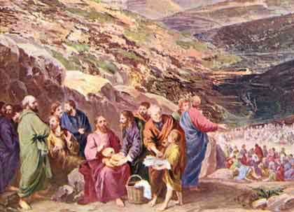 إطعام الجياع: يسوع يطعم حوالي خمسة آلاف رجل بالإضافة إلى نساء وأطفال بمباركة خمسة أرغفة خبز وسمكتين